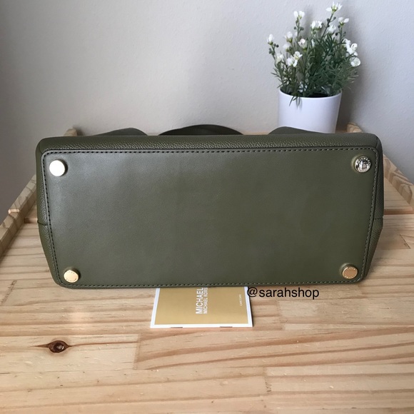 🌼Michael Kors Purse - Picture 6 of 11